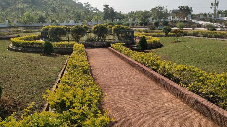 0602aba96b81fafb722d3beff3cf6885e13afa2df589fbd3b865b18b03bda8d8_1