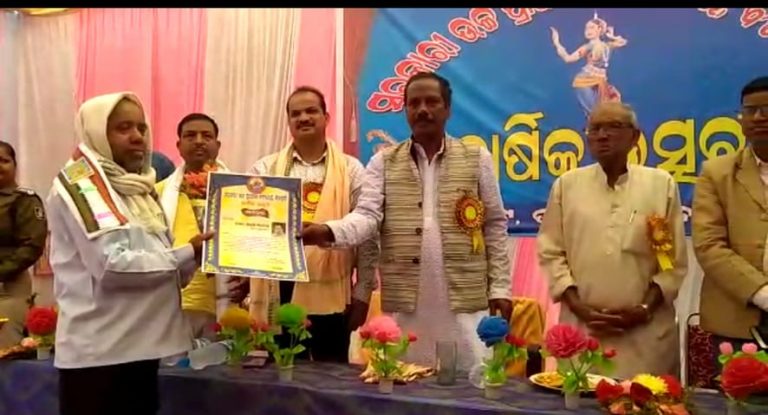 309dda55af67cd516ab0846378a245e7e2c464ab11b3b755de3c849d0b9edc5c_1