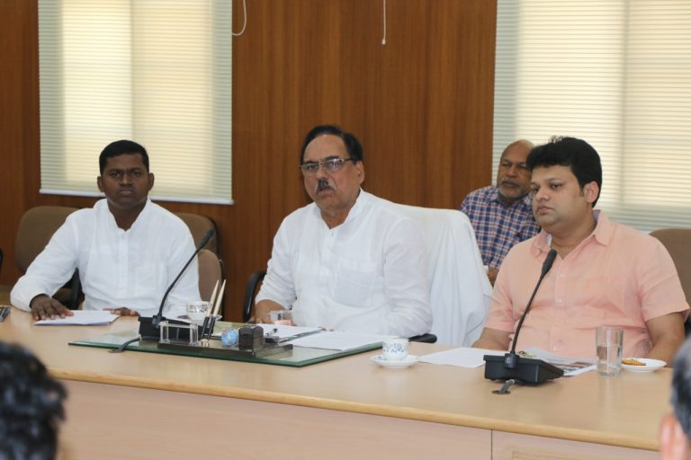 4f7515b43129e744fb93cb4c167ab234b639caabd01a60ca9c58dad2770471f5_1