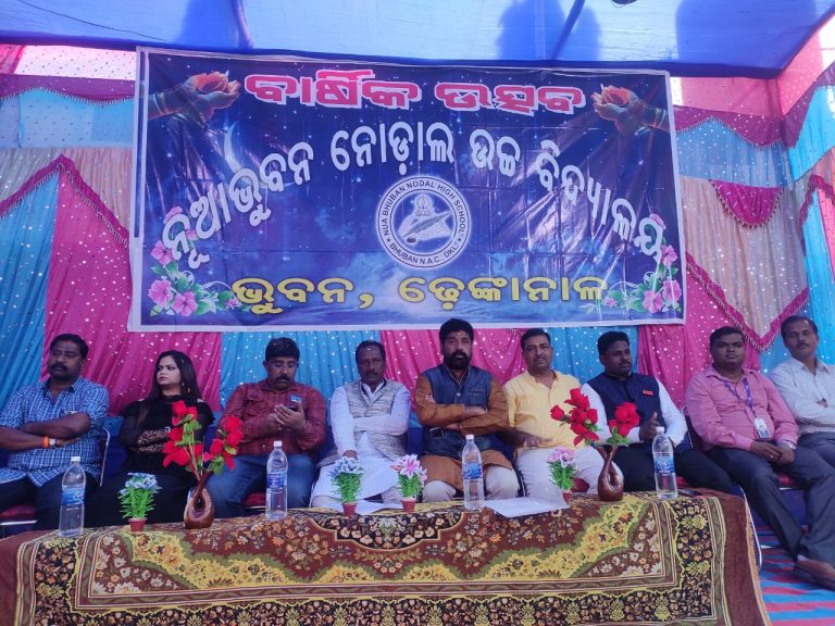 5613d0e78376f1f2d7bcdf66861ebbc18cae5242a0c545f390f8d0d45be69e3a_1