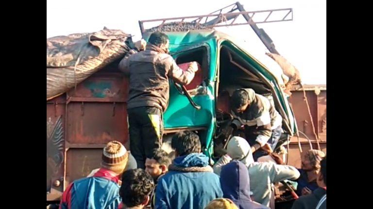 5bf564e78d5f48e4beab074eb30a3bb8adbc7408006ed85676d36e15268fee4b_1