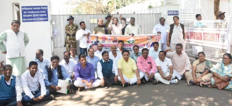 05bff14207779b7f5847bcfab779787e3e323d17cbe867bfe03d8fd04d40e1fa_1