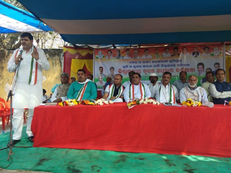 8a3af3581ab4ff9270eff5de90e73980468d8a7d041dfc858a6e335a256a10eb_1