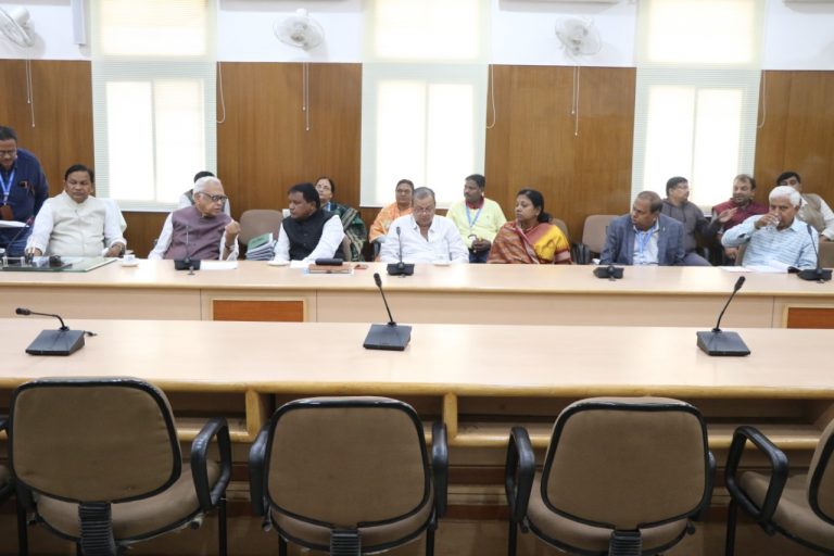 9504cc112b0d23837713384bfe84f5df7ff1070d82492294feecf0db6d5da040_1