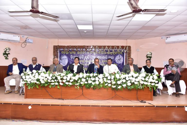 98cf7fb248785359cff76d6a2176f09110070b8c019de47038a05a1b041796dd_1