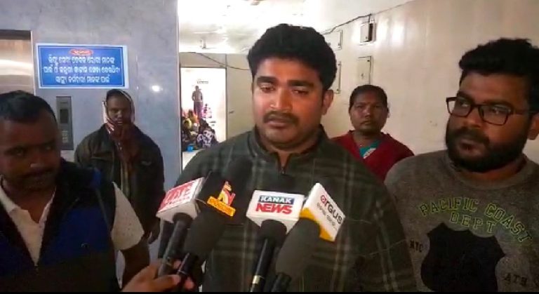 a8e2148aa541ef2cbfe559092ca685bae918ecfb26fd1996cbbff9894639d9e6_1