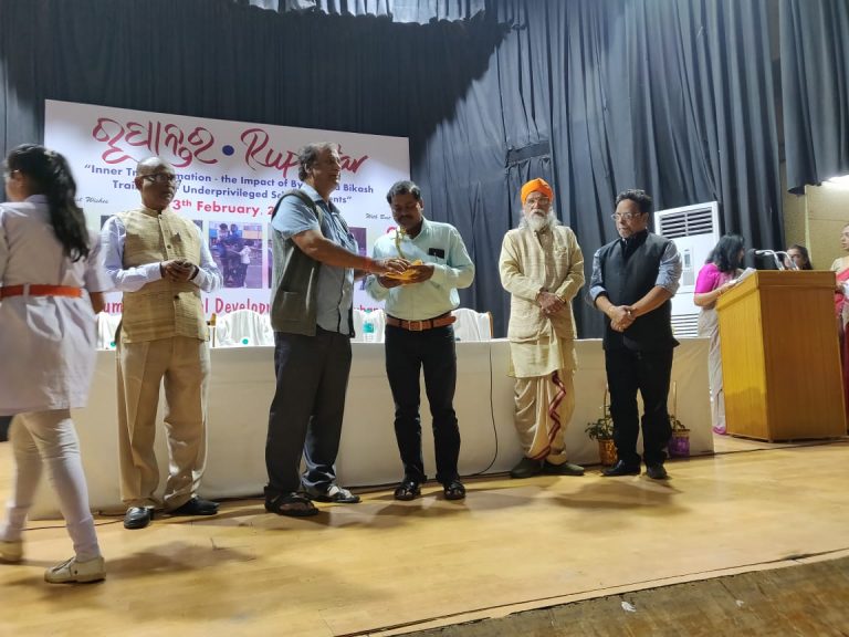 c9153f692e23e6283c15b3fb23e6054372269b7770fc591986780c425f1d7753_1