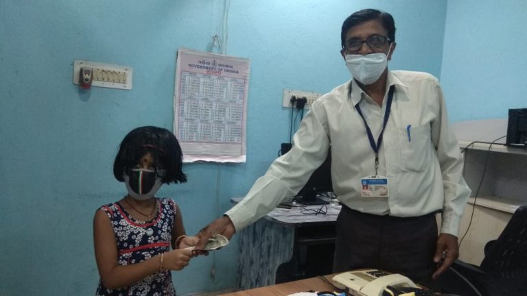 0716f282e8c1a74f550105b1de34e92e6cb0ea18f0d3a60db56cc67bae974779_1