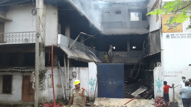 19b1c546cbd31acd80247d854db4f4dc2ef159663bea0ae07f9434b82804acd4_1