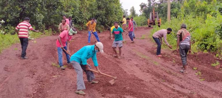 9843d0bcf9409f53f81f63c36b8222a5e0f20a5e69b646dd64da257a964c1297_1