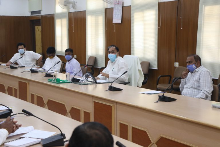 87d5a470428a8483d4c8b3132ec31c0870bc0a2e1ca83948837a919643585706_1