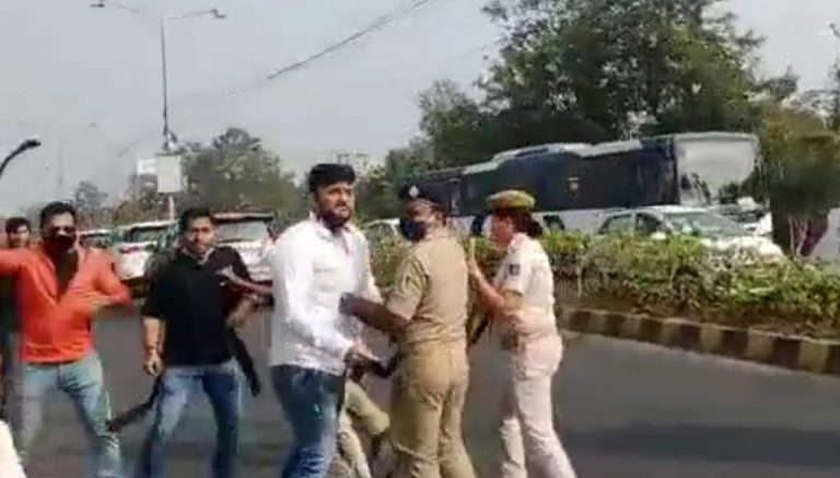 d4e00561757dd709e573e1eae2d427e122621011b139659f636a4ece50f70405_1