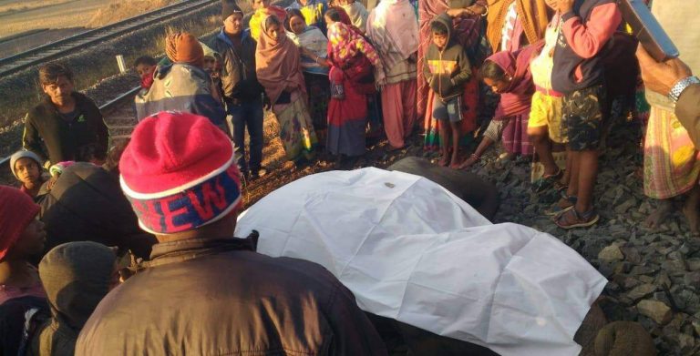 50d051d7bc8fed052efae6b2c1581d9f5209f5a6570a7ebe465b099b4b1426cc_1