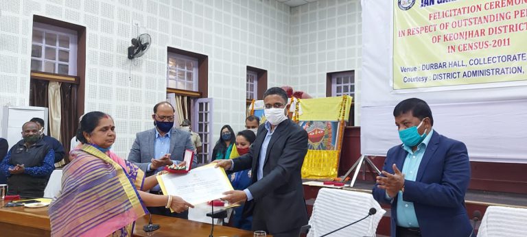 cc3382f85acf9b79f33c8b0944882668a33b249459acbe4fd32e8a817b963dd2_1