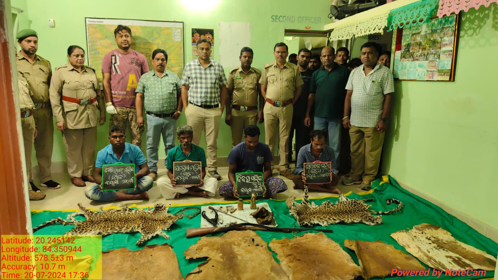 12379900c8d059b34f6c9f7942295baf_476872405