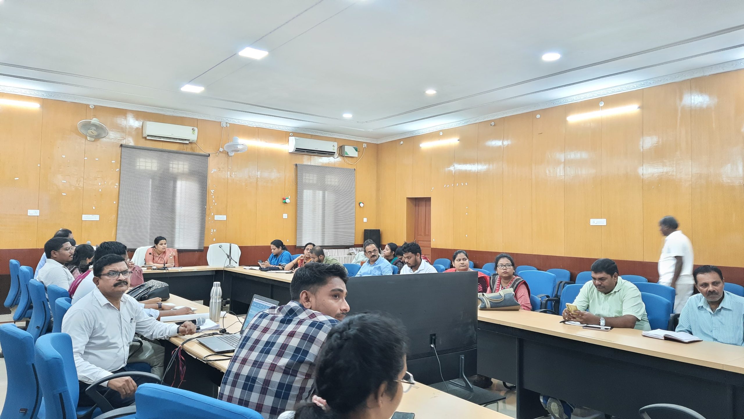 734e13b338ab3815b740650ef882dc23_2015808993