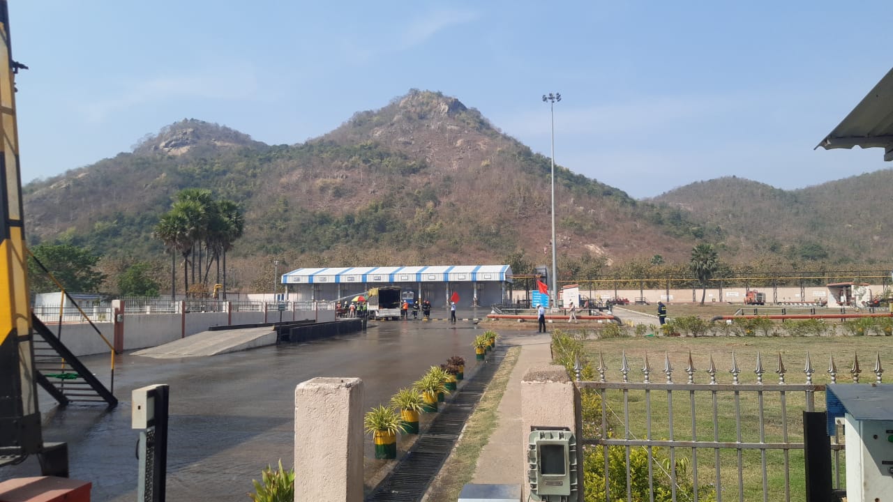 834f608155d8307278721b9e40ef4f71_527079582